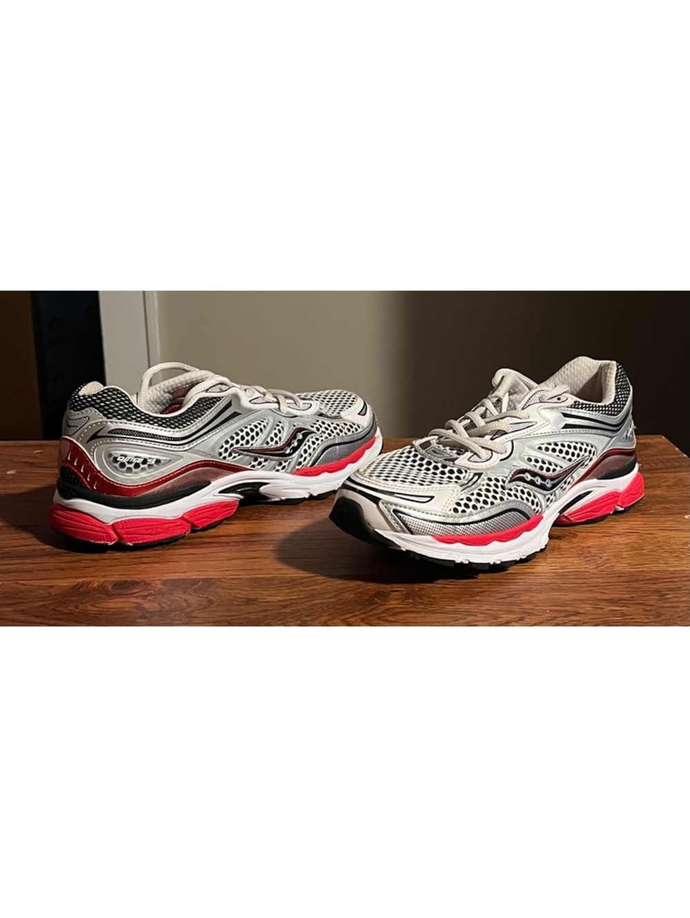 Saucony Omni 9 KDZ Men's Running Shoes Size 7 White Red